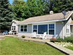 Edgewater Beach Cottage Beach Rental Overlooking Lake Michigan Edgewater Beach Beach Rentals Beach Cottages