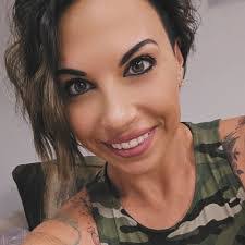 Amanda Kingery's Instagram, Twitter & Facebook