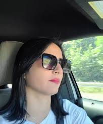 El Villagonzalence radicado en la ciudad de Nueva York Eric Infante, con  una pequeña comisión, hizo un recorrido este Martes 7 de Octubre por varios  planteles escolares de este Municipio, donde visitaron