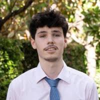 60+ perfiles de «Gilroy»