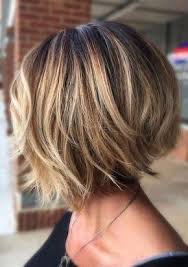 Les couleurs qui peuvent te rajeunir. 34 Stylish Layered Bob Frisuren Haar Bobfrisuren Layeredbobfrisuren Bobfrisuren Frisuren Layered L Coupe De Cheveux Coiffure Courte Cheveux Courts