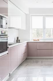 Dreaming Of A Bright And Brilliant Kitchen Like This Well Look No Further For All Your H Kitchen Room Design Interior Design Kitchen Kitchen Furniture Design
