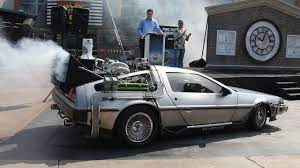 Nous avons passé un moment très agréable avec victor qui est à notre sens un grand passionné et le transmets tout au long du temps passé avec la delorean. La Delorean De Retour Vers Le Futur Est Disponible En Precommande L Express
