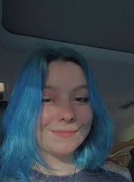 Ella Neely's Instagram, Twitter & Facebook