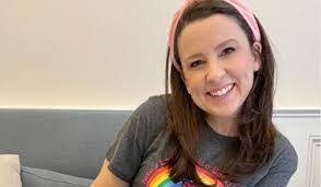 Rachel High's Instagram, Twitter & Facebook