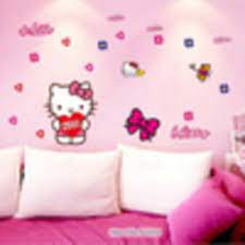 Seperti gambar ini, hello kitty dan keluarganya memakai baju berwarna cerah, terlihat. Cara Menggambar Hello Kitty Di Dinding Sedang