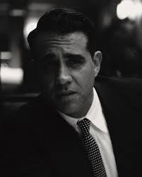 Ama er geç, ben de unutacağım, değil mi? Bütün hatıralarım silinip gidecek.  Peki ben ne olacağım? Telefon numaraları bir şey değil de, benim  şahsiyetim...