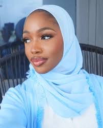 It's the little things that make all the difference✨ @aissata.fy 💕 #grwm  #scentoftheday #sotd #cinematic #yerwa