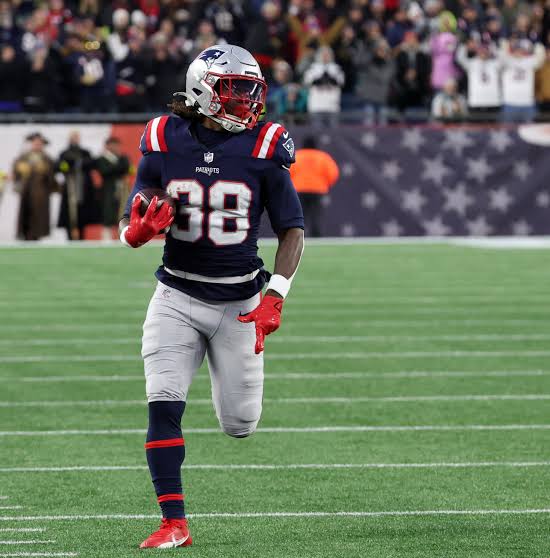 Patriots' Rhamondre Stevenson earns AFC honors following Week 18 | Pats  Pulpit