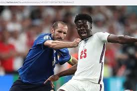 Neither man has put a foot wrong in nearly 96 minutes. Meme Tarik Bukayo Saka Muncul Lagi Giorgio Chiellini Kini Jadi Satpam Bolasport Com