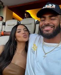 Pregnant Sydney Warner Cheers