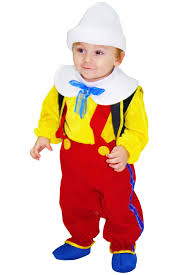 Ma sul più bello, la frittata gli vola via pinocchio si addormenta coi piedi sul caldano, e la mattina dopo si sveglia coi piedi tutti bruciati. Costume Da Pinocchio