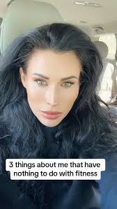 Carla Reilly's Instagram, Twitter & Facebook