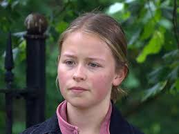 Emmerdale star looks worlds away from Liv Dingle as they debut new look  after exit