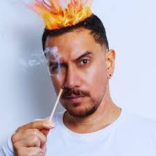 Andrew Vine's Instagram, Twitter & Facebook