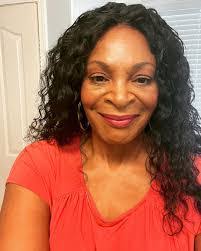 Donna Biscoe's Instagram, Twitter & Facebook