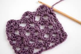 Una puntada calada a crochet y ganchillo para hacer una lida blusa, un poncho muy sencillo o para hacer una chambrita. Como Tejer Punto Calado En Crochet The Blog Es