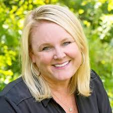 Heather Deering's Instagram, Twitter & Facebook