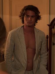 Outer banks 2020 full serie online on myflixer, free streaming, no download, no sign up. 43 Gorgeous Half Up Half Down Hairstyles That Perfect For A Rustic Wed Hot Actors The Pogues Cute Actors