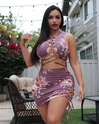 As she grew up, she became an instagram star who earned a lot of fame and attention. Fiorella Zelaya En Instagram Like If You Like Dark Lips On Me Or Leave A Comment Why You Don T I Need Ideas With Lots Of Events Coming Up This Summer And