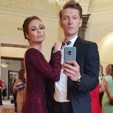 Pavel Volya I Lyajsan Utyasheva Sdelali Parodiyu Na Mistera I Missis Smit Vokrug Tv