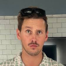 Jesse Fenton's Instagram, Twitter & Facebook