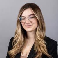 Emily Tess's Instagram, Twitter & Facebook