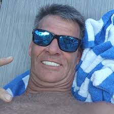 Can Weldwood contact cement be used