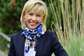 She was the fourth wife of the former german chancellor gerhard schröder. Doris Schroder Kopf Seitenhieb Gegen Gerhard Schroder Brigitte De