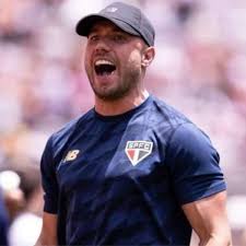 Técnico do sub-20 deixa o São Paulo após promessa não cumprida