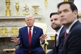 Trump anuncia coligação militar contra cartéis e fala em acordo com Cuba -  Atualidade - 24 Notícias