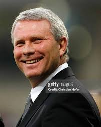 Thanks for support 😁 #rickiherbert #coach #football #newzealand