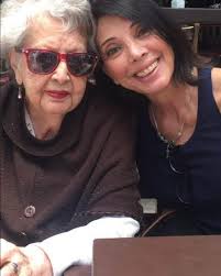 Querida Mama gracias por tu ejemplo de vida en Paz, ecuanimidad y  Generosidad. Estás siempre en mi mente y corazon ❤️