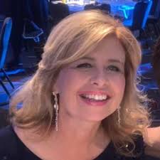 Sandra Scott (@sandrachataway)