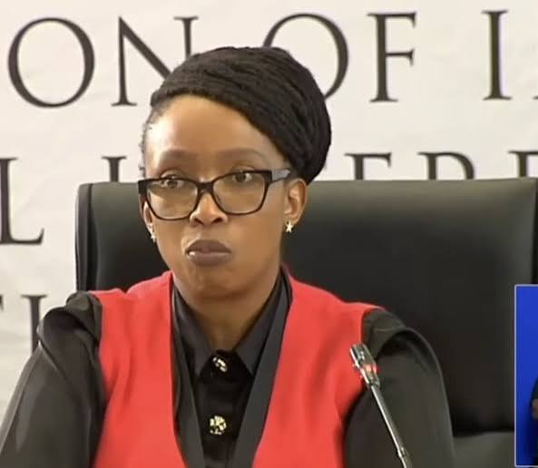 Sile в X: „Nomsa Masuku she is her !! #JuliusMkhwanazi #MadlangaCommission“ / X