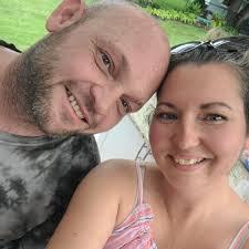 What are good local hairstylist recommendations for women's short hair and  fade styles?