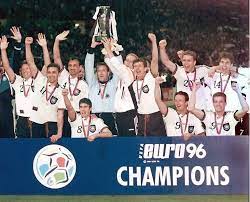 Doch im halbfinale ging es gegen den ewigen rivalen aus deutschland und natürlich ins elfmeterschießen. Em Trikots 1996 Dfb Team Zum Dritten Mal Europameister
