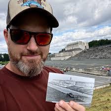 Allen Moats's Instagram, Twitter & Facebook