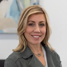 Donna Winn's Instagram, Twitter & Facebook