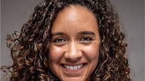 Laura Pelton's Instagram, Twitter & Facebook