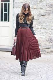 How To Wear A Pleated Skirt In Winter Marie S Bazaar Faldas Elegantes Moda Moda De Ropa