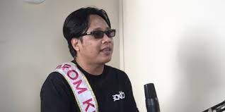 Umur 37 tahun) merupakan seorang aktor, mc, penyiar radio, youtuber, dan komedian berkebangsaan indonesia. Dikenal Sebagai Presenter Nakal Gofar Hilman Akui Selalu Dapat Nilai Agama Bagus Merdeka Com