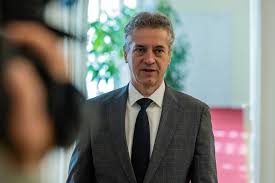 Premier Robert Golob včeraj stopil pred ...