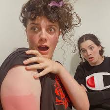 Siobhan Barrett's Instagram, Twitter & Facebook