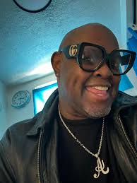 Happy 59th Birthday to Pisces Friends