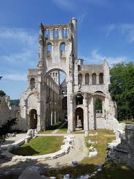 Notre dame de paris (премьера 2019) театр танца в.елизарова. L Abbazia Di Jumieges La Piu Bella Rovina Di Francia Viaggiatrice Curiosa