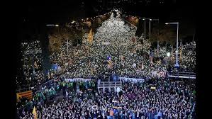 Manifestaci&oacute; Llibertat presos pol&iacute;tics 11N - El cant dels Ocells -  Puigdemont - YouTube