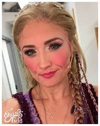 Catherine Pippin's Instagram, Twitter & Facebook