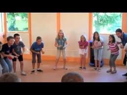 Et Tchic Et Tchac Youtube Basketball Games For Kids Gym Workout Tips French Activities