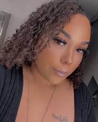 I JUST MET AND HUGGED BAYLEY 😭 a wwe wrestler!!! She's so beautiful I love  herrrrr 😍🥰🙌🏽 #bayleywwe #wwe #minutemaid #kroger #like #follow